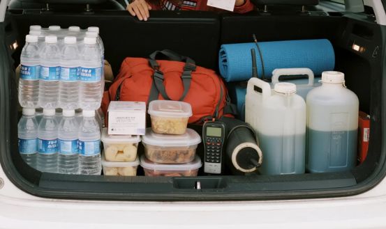 直奔青海催收队跟去懵了：这收不了啊澳门新葡京女子花8万买奔驰抵押车(图3)